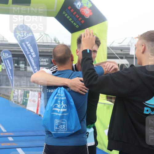 11.08.2024 - GEWOBA Citytriathlon Bremen Lena Gebhardt http://msf.ph/oto/6785986 11.08.2024 11:03:03 Ziel 63, 72 meine-sportfotos.de