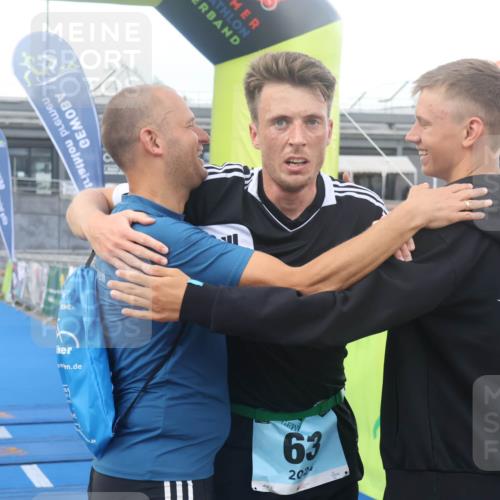 11.08.2024 - GEWOBA Citytriathlon Bremen Lena Gebhardt http://msf.ph/oto/6786005 11.08.2024 11:03:04 Ziel 63 meine-sportfotos.de