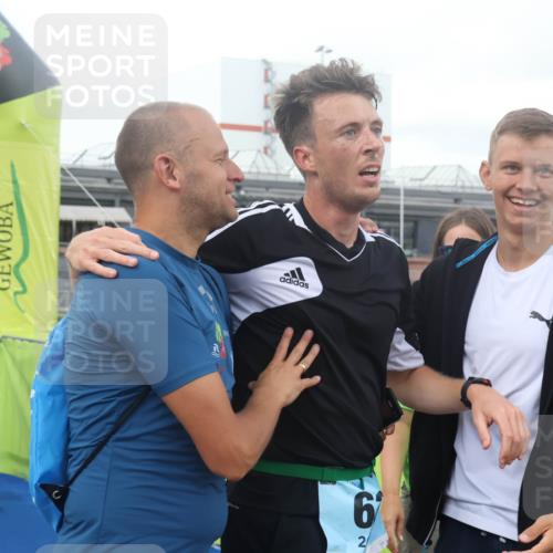 11.08.2024 - GEWOBA Citytriathlon Bremen Lena Gebhardt http://msf.ph/oto/6786034 11.08.2024 11:03:06 Ziel  meine-sportfotos.de