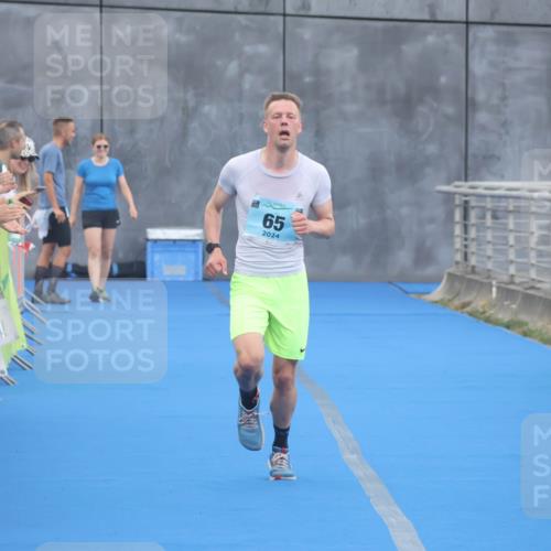 11.08.2024 - GEWOBA Citytriathlon Bremen Lena Gebhardt http://msf.ph/oto/6786042 11.08.2024 11:03:18 Ziel 65 meine-sportfotos.de
