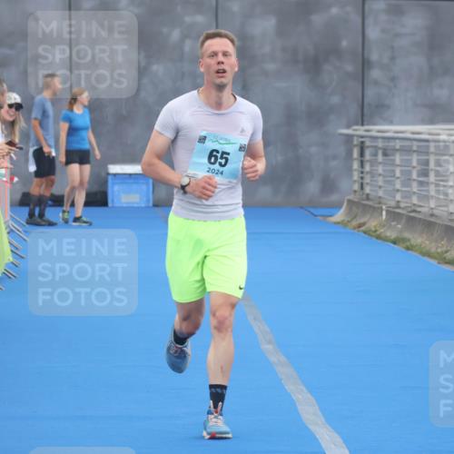 11.08.2024 - GEWOBA Citytriathlon Bremen Lena Gebhardt http://msf.ph/oto/6786055 11.08.2024 11:03:20 Ziel 65 meine-sportfotos.de