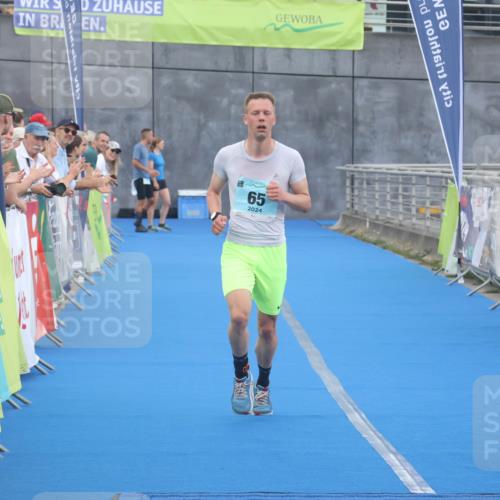11.08.2024 - GEWOBA Citytriathlon Bremen Lena Gebhardt http://msf.ph/oto/6786064 11.08.2024 11:03:20 Ziel 65 meine-sportfotos.de