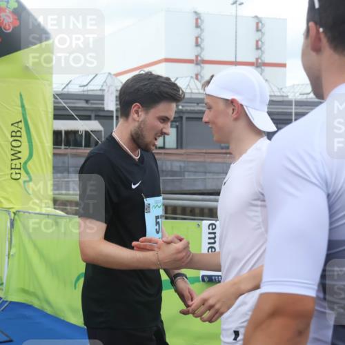 11.08.2024 - GEWOBA Citytriathlon Bremen Lena Gebhardt http://msf.ph/oto/6786472 11.08.2024 11:05:35 Ziel  meine-sportfotos.de