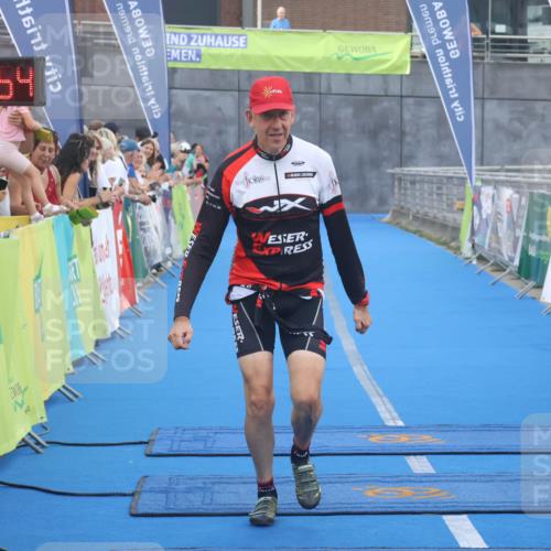 11.08.2024 - GEWOBA Citytriathlon Bremen Lena Gebhardt http://msf.ph/oto/6786700 11.08.2024 11:09:57 Ziel 58, 62 meine-sportfotos.de