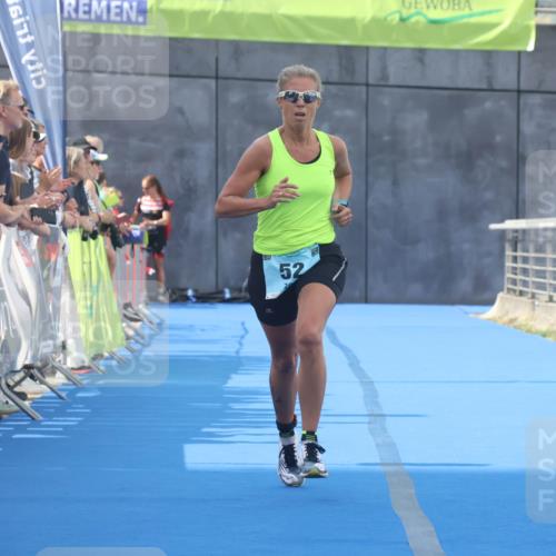 11.08.2024 - GEWOBA Citytriathlon Bremen Lena Gebhardt http://msf.ph/oto/6786982 11.08.2024 11:13:29 Ziel 52 meine-sportfotos.de