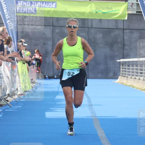 11.08.2024 - GEWOBA Citytriathlon Bremen Lena Gebhardt http://msf.ph/oto/6786987 11.08.2024 11:13:29 Ziel 52 meine-sportfotos.de