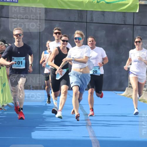 11.08.2024 - GEWOBA Citytriathlon Bremen Lena Gebhardt http://msf.ph/oto/6787171 11.08.2024 11:14:32 Ziel 20, 33, 101 meine-sportfotos.de