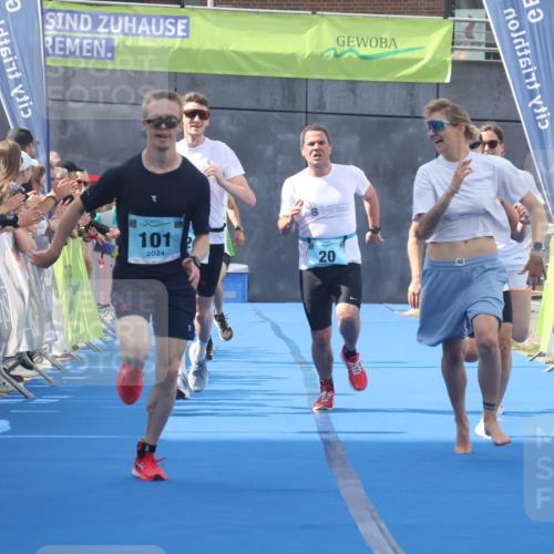 11.08.2024 - GEWOBA Citytriathlon Bremen Lena Gebhardt http://msf.ph/oto/6787181 11.08.2024 11:14:33 Ziel 20, 33, 101 meine-sportfotos.de