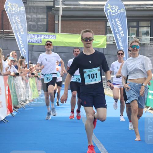 11.08.2024 - GEWOBA Citytriathlon Bremen Lena Gebhardt http://msf.ph/oto/6787189 11.08.2024 11:14:34 Ziel 20, 33, 101 meine-sportfotos.de