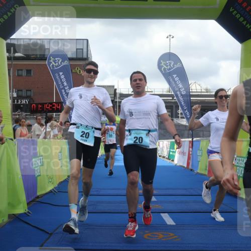 11.08.2024 - GEWOBA Citytriathlon Bremen Lena Gebhardt http://msf.ph/oto/6787212 11.08.2024 11:14:37 Ziel 20, 33, 101 meine-sportfotos.de