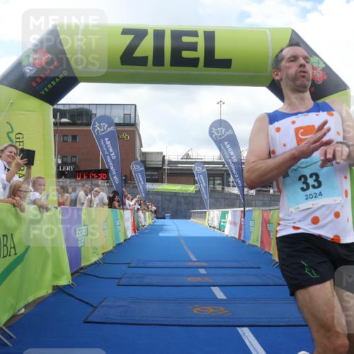 11.08.2024 - GEWOBA Citytriathlon Bremen Lena Gebhardt http://msf.ph/oto/6787240 11.08.2024 11:14:40 Ziel 20, 33, 101 meine-sportfotos.de