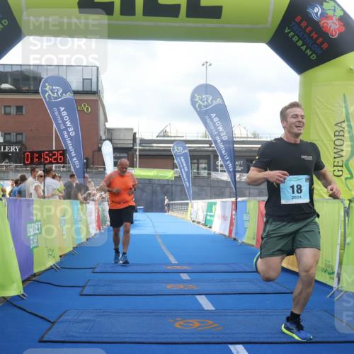 11.08.2024 - GEWOBA Citytriathlon Bremen Lena Gebhardt http://msf.ph/oto/6787267 11.08.2024 11:15:30 Ziel 18 meine-sportfotos.de