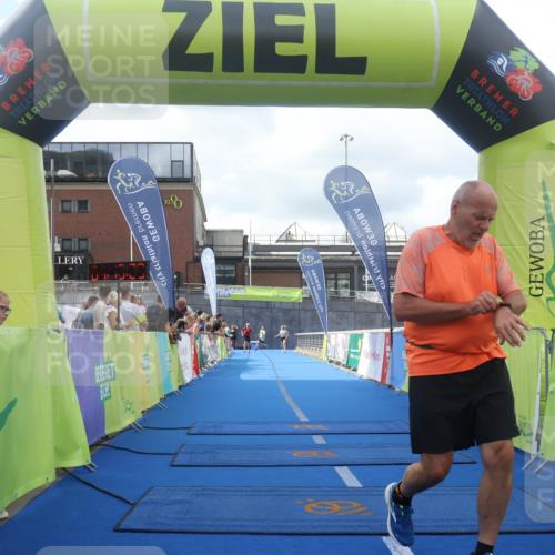 11.08.2024 - GEWOBA Citytriathlon Bremen Lena Gebhardt http://msf.ph/oto/6787291 11.08.2024 11:15:32 Ziel 18, 114 meine-sportfotos.de