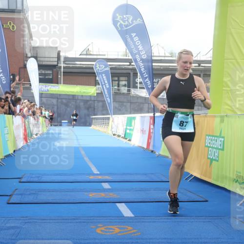 11.08.2024 - GEWOBA Citytriathlon Bremen Lena Gebhardt http://msf.ph/oto/6787378 11.08.2024 11:15:47 Ziel 87, 114 meine-sportfotos.de
