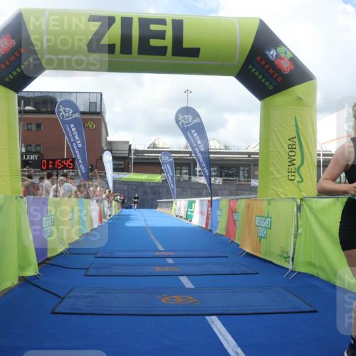 11.08.2024 - GEWOBA Citytriathlon Bremen Lena Gebhardt http://msf.ph/oto/6787392 11.08.2024 11:15:48 Ziel 71, 87, 114 meine-sportfotos.de