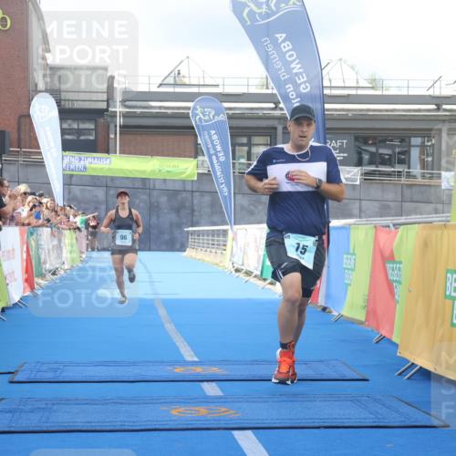 11.08.2024 - GEWOBA Citytriathlon Bremen Lena Gebhardt http://msf.ph/oto/6787463 11.08.2024 11:16:07 Ziel 15, 96 meine-sportfotos.de