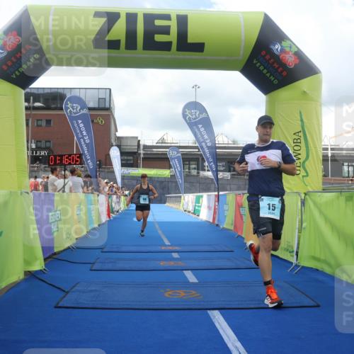 11.08.2024 - GEWOBA Citytriathlon Bremen Lena Gebhardt http://msf.ph/oto/6787476 11.08.2024 11:16:08 Ziel 15, 96 meine-sportfotos.de
