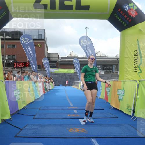 11.08.2024 - GEWOBA Citytriathlon Bremen Lena Gebhardt http://msf.ph/oto/6788156 11.08.2024 11:20:15 Ziel 4, 55, 56 meine-sportfotos.de