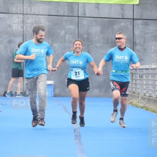 11.08.2024 - GEWOBA Citytriathlon Bremen Lena Gebhardt http://msf.ph/oto/6788379 11.08.2024 11:22:10 Ziel 21 meine-sportfotos.de