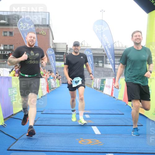 11.08.2024 - GEWOBA Citytriathlon Bremen Lena Gebhardt http://msf.ph/oto/6788451 11.08.2024 11:22:24 Ziel 69 meine-sportfotos.de