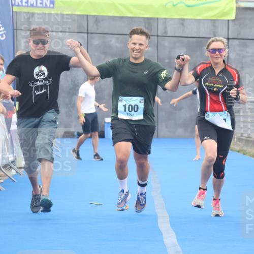 11.08.2024 - GEWOBA Citytriathlon Bremen Lena Gebhardt http://msf.ph/oto/6788479 11.08.2024 11:22:36 Ziel 100, 102 meine-sportfotos.de
