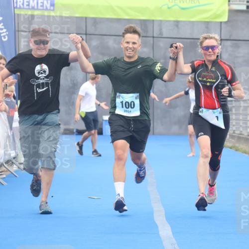 11.08.2024 - GEWOBA Citytriathlon Bremen Lena Gebhardt http://msf.ph/oto/6788480 11.08.2024 11:22:36 Ziel 100, 102 meine-sportfotos.de