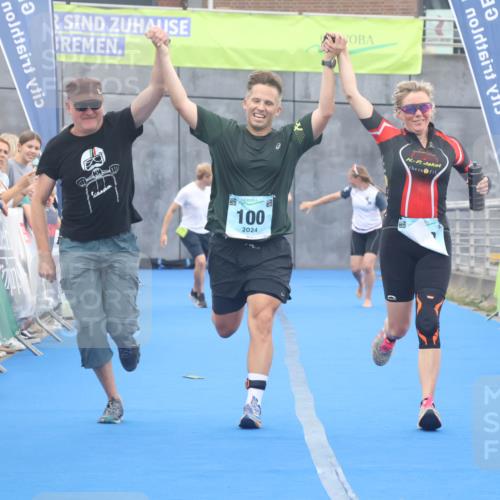 11.08.2024 - GEWOBA Citytriathlon Bremen Lena Gebhardt http://msf.ph/oto/6788483 11.08.2024 11:22:36 Ziel 100, 102 meine-sportfotos.de