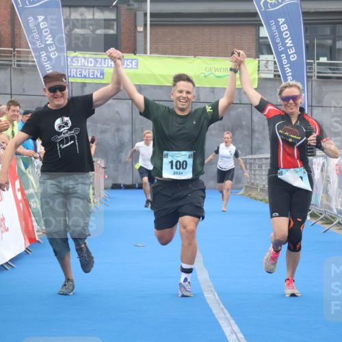 11.08.2024 - GEWOBA Citytriathlon Bremen Lena Gebhardt http://msf.ph/oto/6788492 11.08.2024 11:22:37 Ziel 100, 102 meine-sportfotos.de
