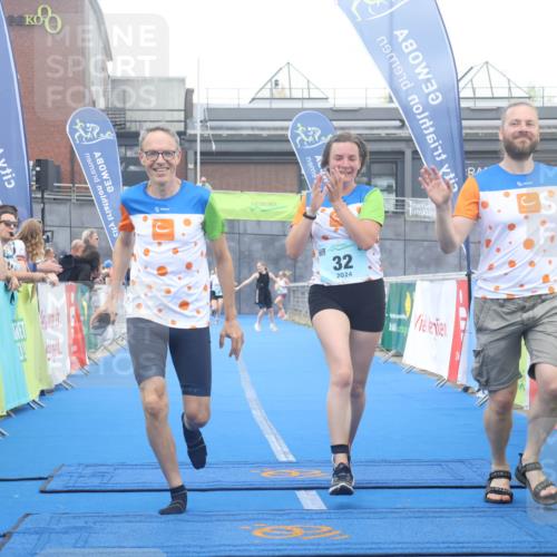 11.08.2024 - GEWOBA Citytriathlon Bremen Lena Gebhardt http://msf.ph/oto/6789329 11.08.2024 11:27:03 Ziel 32, 44 meine-sportfotos.de