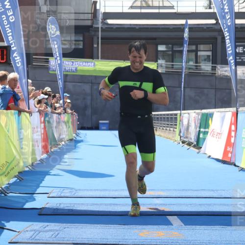 11.08.2024 - GEWOBA Citytriathlon Bremen Lena Gebhardt http://msf.ph/oto/6792088 11.08.2024 13:33:36 Ziel 786 meine-sportfotos.de