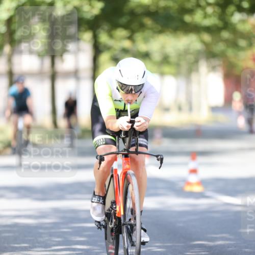11.08.2024 - GEWOBA Citytriathlon Bremen H.Heesch http://msf.ph/oto/6797403 11.08.2024 11:51:51 Laufen  meine-sportfotos.de