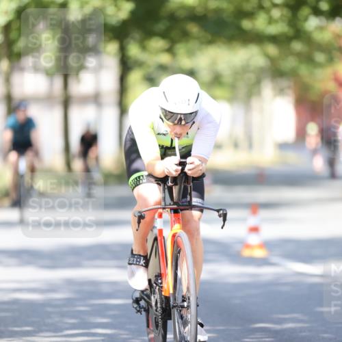 11.08.2024 - GEWOBA Citytriathlon Bremen H.Heesch http://msf.ph/oto/6797404 11.08.2024 11:51:51 Laufen  meine-sportfotos.de