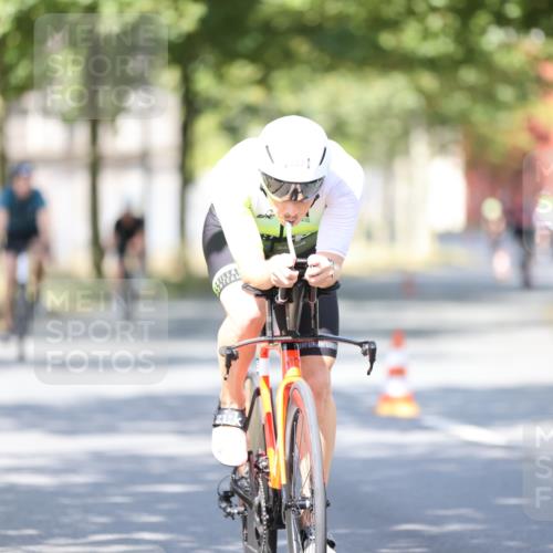 11.08.2024 - GEWOBA Citytriathlon Bremen H.Heesch http://msf.ph/oto/6797405 11.08.2024 11:51:51 Laufen  meine-sportfotos.de