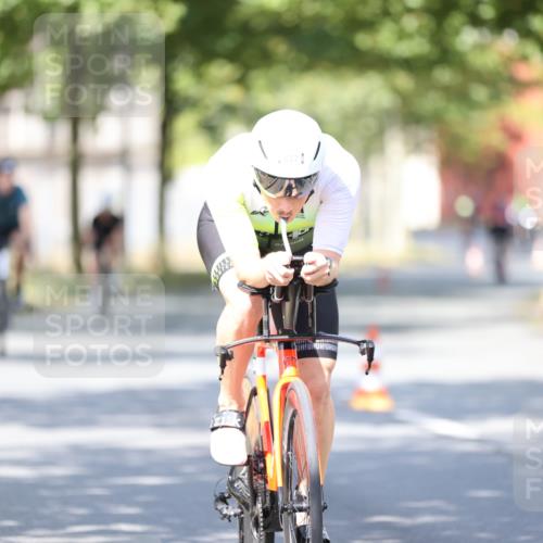 11.08.2024 - GEWOBA Citytriathlon Bremen H.Heesch http://msf.ph/oto/6797406 11.08.2024 11:51:51 Laufen  meine-sportfotos.de