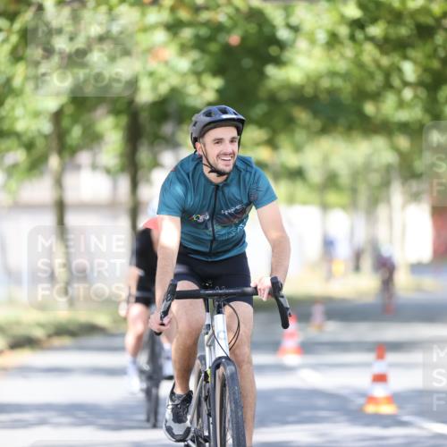 11.08.2024 - GEWOBA Citytriathlon Bremen H.Heesch http://msf.ph/oto/6797422 11.08.2024 11:51:54 Laufen  meine-sportfotos.de
