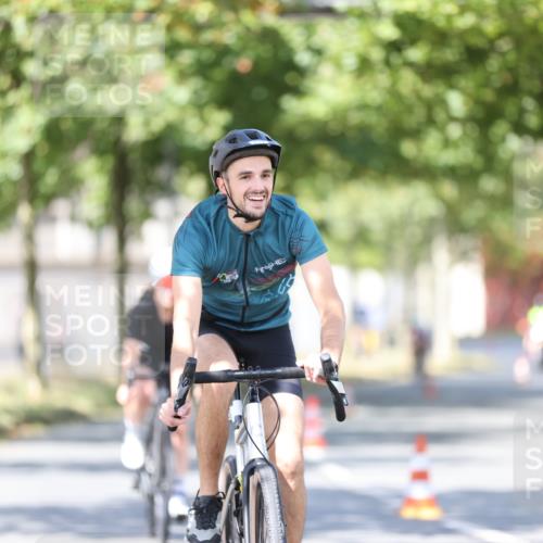 11.08.2024 - GEWOBA Citytriathlon Bremen H.Heesch http://msf.ph/oto/6797425 11.08.2024 11:51:55 Laufen  meine-sportfotos.de