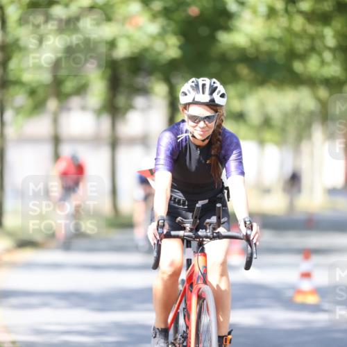 11.08.2024 - GEWOBA Citytriathlon Bremen H.Heesch http://msf.ph/oto/6797526 11.08.2024 11:52:15 Laufen  meine-sportfotos.de