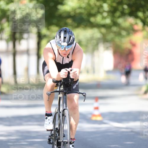 11.08.2024 - GEWOBA Citytriathlon Bremen H.Heesch http://msf.ph/oto/6797686 11.08.2024 11:52:34 Laufen  meine-sportfotos.de