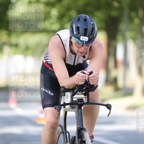 11.08.2024 - GEWOBA Citytriathlon Bremen H.Heesch http://msf.ph/oto/6797704 11.08.2024 11:52:34 Laufen  meine-sportfotos.de