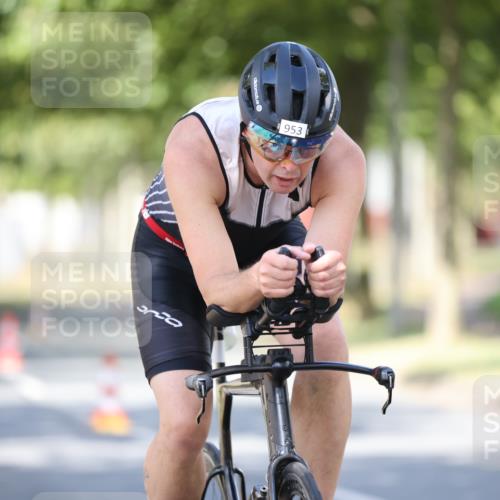 11.08.2024 - GEWOBA Citytriathlon Bremen H.Heesch http://msf.ph/oto/6797707 11.08.2024 11:52:34 Laufen  meine-sportfotos.de