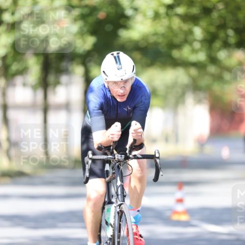 11.08.2024 - GEWOBA Citytriathlon Bremen H.Heesch http://msf.ph/oto/6797715 11.08.2024 11:52:35 Laufen  meine-sportfotos.de
