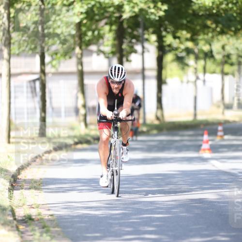 11.08.2024 - GEWOBA Citytriathlon Bremen H.Heesch http://msf.ph/oto/6797786 11.08.2024 11:52:50 Laufen  meine-sportfotos.de