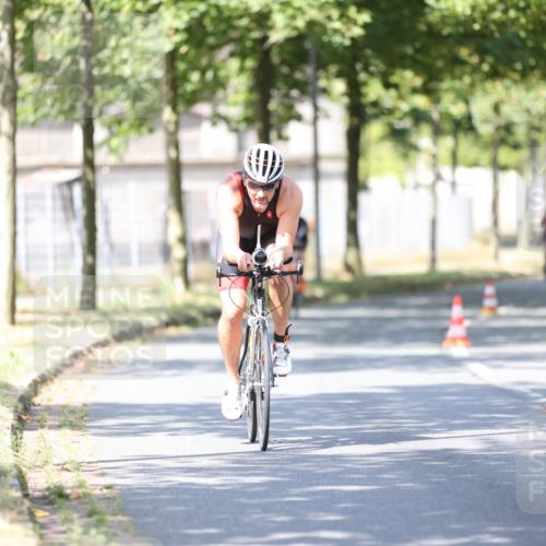 11.08.2024 - GEWOBA Citytriathlon Bremen H.Heesch http://msf.ph/oto/6797788 11.08.2024 11:52:51 Laufen  meine-sportfotos.de