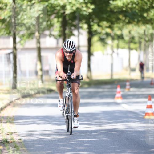 11.08.2024 - GEWOBA Citytriathlon Bremen H.Heesch http://msf.ph/oto/6797798 11.08.2024 11:52:51 Laufen  meine-sportfotos.de
