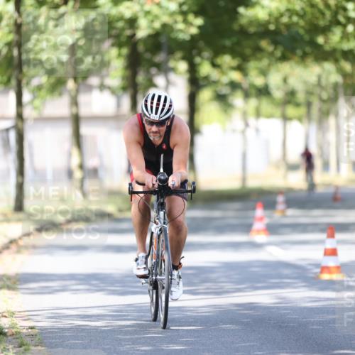 11.08.2024 - GEWOBA Citytriathlon Bremen H.Heesch http://msf.ph/oto/6797804 11.08.2024 11:52:51 Laufen  meine-sportfotos.de
