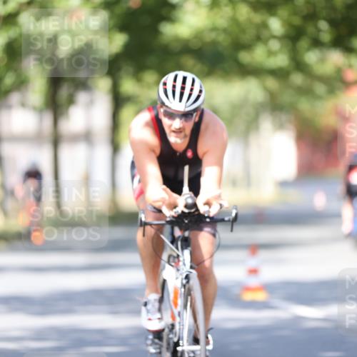 11.08.2024 - GEWOBA Citytriathlon Bremen H.Heesch http://msf.ph/oto/6797812 11.08.2024 11:52:51 Laufen  meine-sportfotos.de