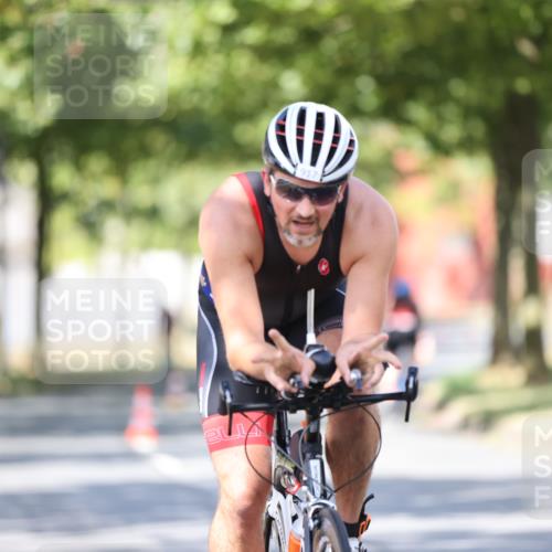 11.08.2024 - GEWOBA Citytriathlon Bremen H.Heesch http://msf.ph/oto/6797823 11.08.2024 11:52:52 Laufen  meine-sportfotos.de