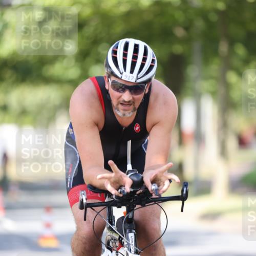 11.08.2024 - GEWOBA Citytriathlon Bremen H.Heesch http://msf.ph/oto/6797828 11.08.2024 11:52:52 Laufen  meine-sportfotos.de