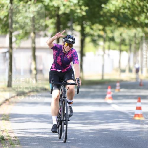 11.08.2024 - GEWOBA Citytriathlon Bremen H.Heesch http://msf.ph/oto/6797986 11.08.2024 11:53:20 Laufen  meine-sportfotos.de