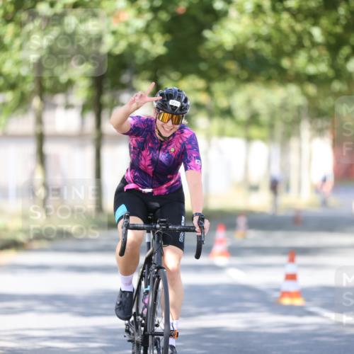 11.08.2024 - GEWOBA Citytriathlon Bremen H.Heesch http://msf.ph/oto/6798000 11.08.2024 11:53:20 Laufen  meine-sportfotos.de